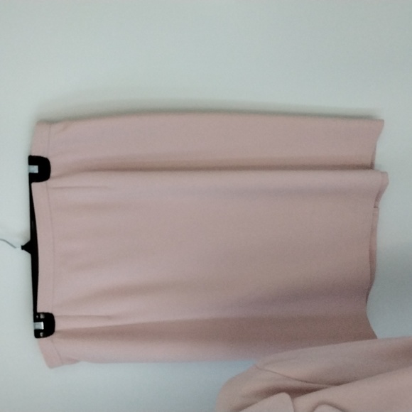 Ladies 2 piece skirt suit - Picture 5 of 12